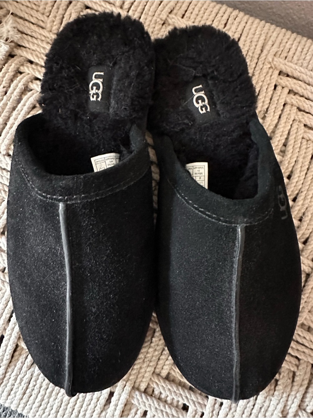 UGG NWT Black Shearling-Lined Slip-On Slippers